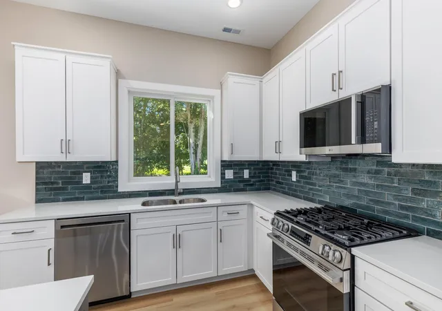 Listing Photo 5 - Condo for sale in building located at 1500 Poppy Pt Dr, Jenison, MI 49428