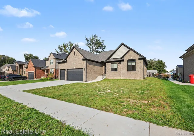 Photo 3 of Single family home for sale at 50402 Oakbrooke Dr E, New Baltimore, MI 48047 | MLS# 20261048380 | Listing updated on 2026-09-12
