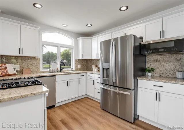 Photo 3 of Single family home for sale at 800 Kimberly, Lake Orion, MI 48362 | MLS# 20261048981 | Listing updated on 2026-10-10