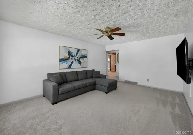 Photo 3 of Single family home for sale at 2721 Edgefield Dr, Waterford, MI 48328 | MLS# 20261049150 | Listing updated on 2026-10-18