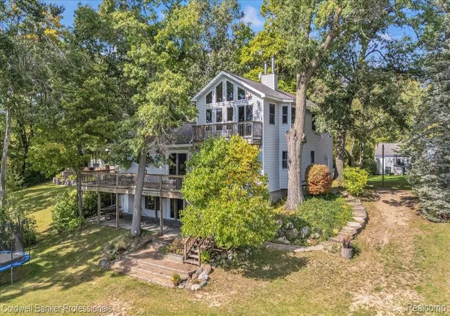 Photo 1 of Single family home for sale at 1325 Elkhorn Lake Rd, Lake Orion, MI 48362 | MLS# 20261049257 | Listing updated on 2026-10-18