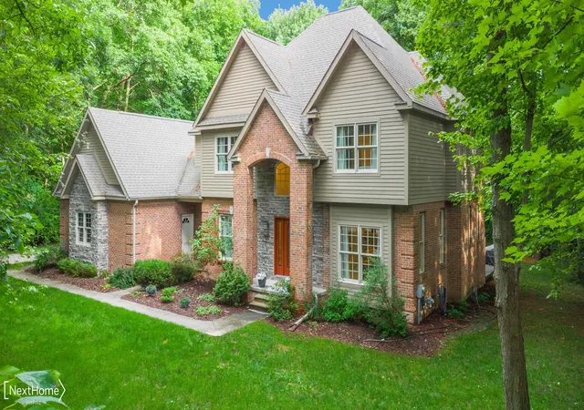 Photo 2 of Single family home for sale at 9185 North Is Dr, Flushing, MI 48433 | MLS# 5050213232 | Listing updated on 2026-09-10