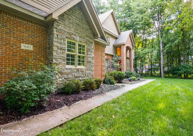 Photo 3 of Single family home for sale at 9185 North Is Dr, Flushing, MI 48433 | MLS# 5050213232 | Listing updated on 2026-09-10
