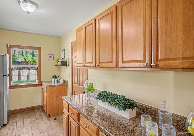 Photo 3 of Single family home for sale at 4735 Elizabeth Lake Rd, Waterford, MI 48327 | MLS# 20261049728 | Listing updated on 2026-09-23