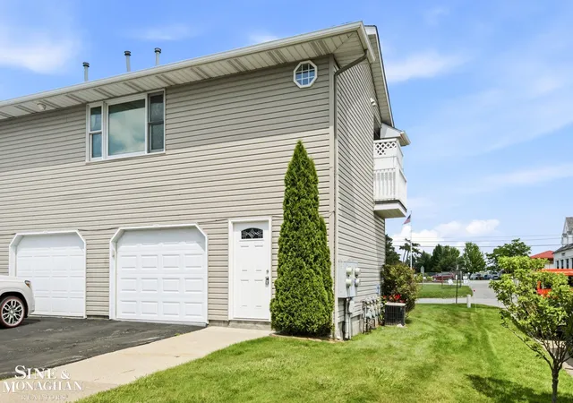 Photo 3 of Condo for sale at 2731 Omar St, Port Huron, MI 48060 | MLS# 58050213523 | Listing updated on 2026-09-08