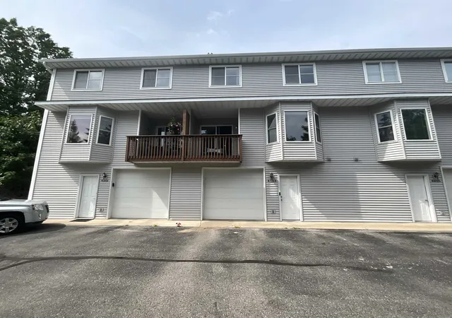 Photo 2 of Condo for sale at 4003 Robin Hood Ln, Traverse City, MI 49686 | MLS# 78080070531 | Listing updated on 2026-09-14
