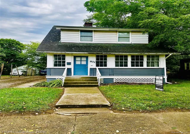 Photo 1 of Single family home for sale at 821 N Chevrolet Ave, Flint, MI 48504 | MLS# 20261050215 | Listing updated on 2026-10-21