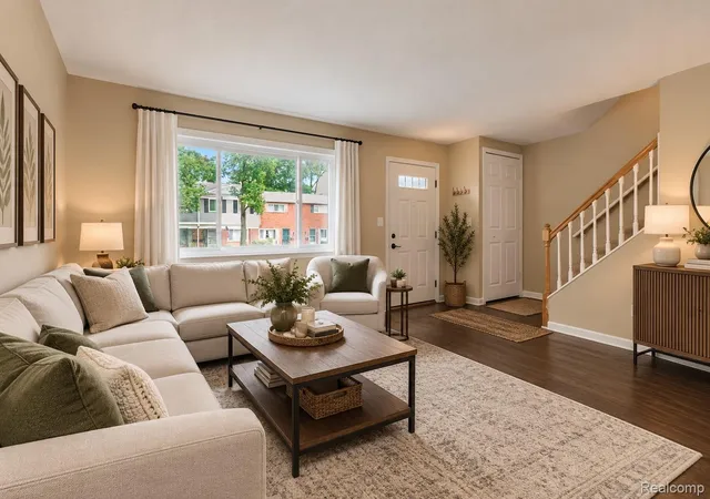 Listing Photo 4 - Condo for sale in building located at 3023 Wolverine Dr, Ann Arbor, MI 48108