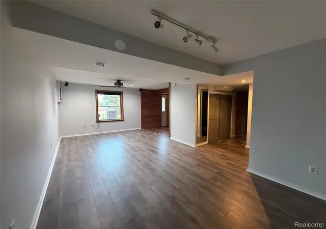 Photo 3 of Single family home for sale at 4069 Loch Dr, Highland, MI 48357 | MLS# 20261050646 | Listing updated on 2026-10-08