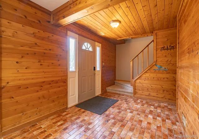 Photo 4 of Single family home for sale at 4069 Loch Dr, Highland, MI 48357 | MLS# 20261050646 | Listing updated on 2026-10-08