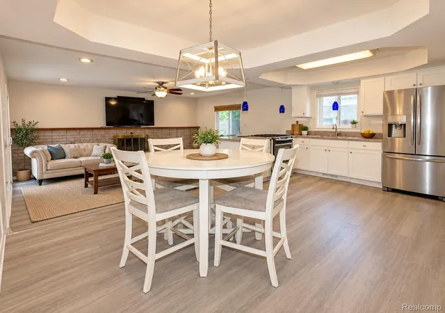 Photo 4 of Single family home for sale at 1635 Castleton Dr, Troy, MI 48083 | MLS# 20261050717 | Listing updated on 2026-10-31