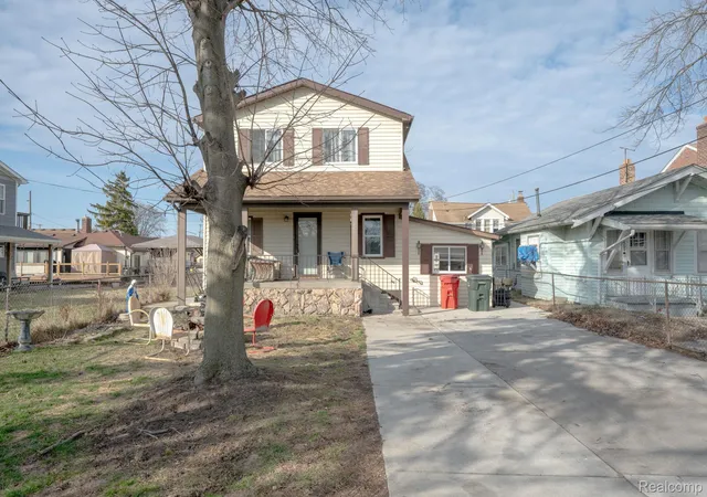 Photo 2 of Single family home for sale at 22453 E 10 Mile Rd, Saint Clair Shores, MI 48080 | MLS# 20261050745 | Listing updated on 2026-09-02