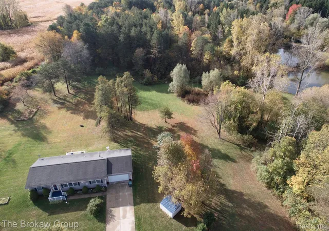 Photo 4 of Single family home for sale at 3663 Pine Crk Rd, Metamora, MI 48455 | MLS# 20261050780 | Listing updated on 2026-10-12