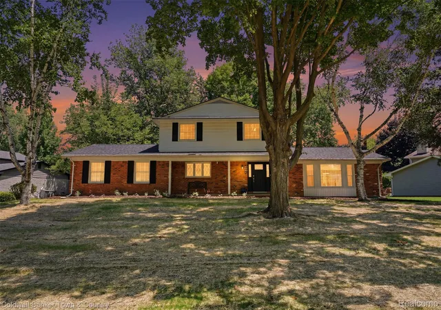 Photo 2 of Single family home for sale at 4301 Macqueen Dr, West Bloomfield, MI 48323 | MLS# 20261051503 | Listing updated on 2026-09-04