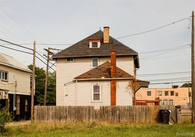 Photo 3 of Single family home for sale at 1525 Spruce St, Detroit, MI 48216 | MLS# 20261051522 | Listing updated on 2026-09-09