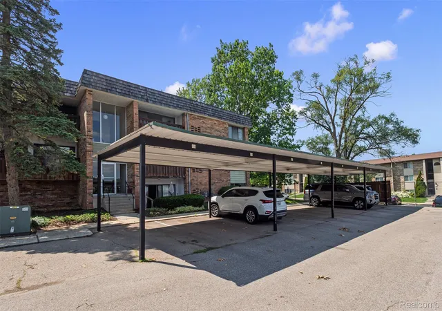 Photo 2 of Condo for sale at 1255 S Maple Rd #101, Ann Arbor, MI 48103 | MLS# 20261051801 | Listing updated on 2026-10-11