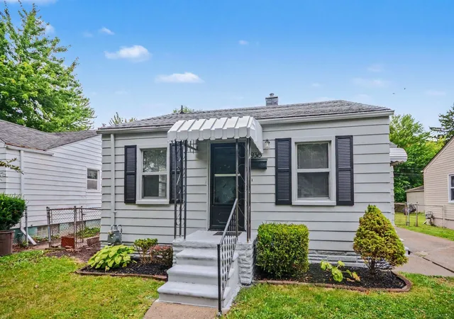 Photo 3 of Single family home for sale at 19315 Kingsville St, Harper Woods, MI 48225 | MLS# 58050214066 | Listing updated on 2026-10-11
