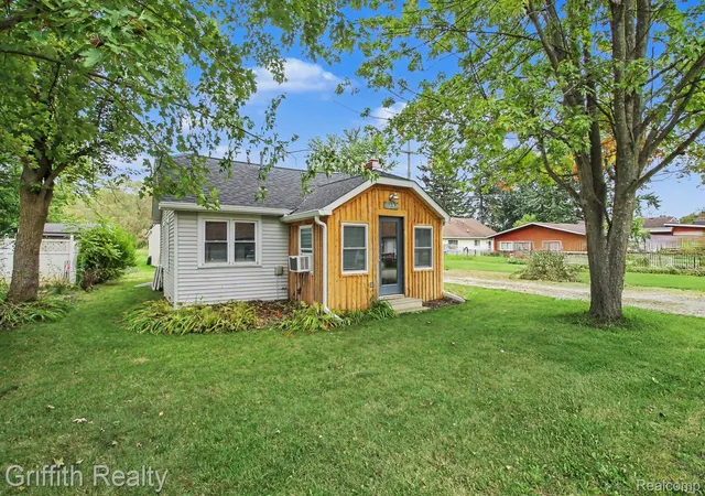 Photo 1 of Single family home for sale at 1382 Elmhurst Dr, Howell, MI 48843 | MLS# 20261052147 | Listing updated on 2026-09-11