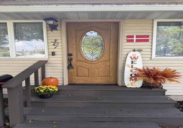 Photo 3 of Single family home for sale at 301 N Clay St, Greenville, MI 48838 | MLS# 65026034811 | Listing updated on 2026-09-16