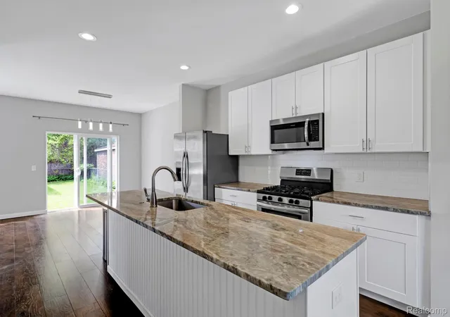 Photo 2 of Single family home for sale at 534 E Brickley Ave, Hazel Park, MI 48030 | MLS# 20261052490 | Listing updated on 2026-09-08