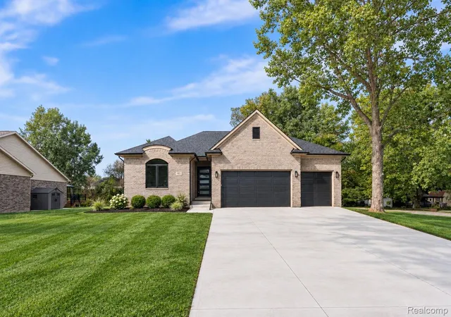 Photo 1 of Single family home for sale at 933 N Wixom Rd, Wixom, MI 48393 | MLS# 20261052734 | Listing updated on 2026-10-18