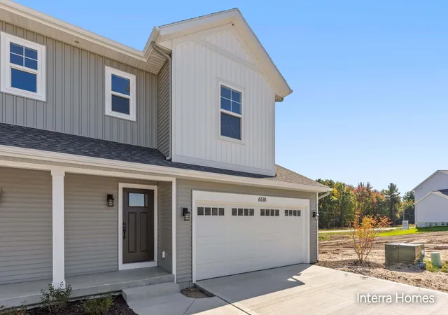 Listing Photo 2 - Condo for sale in building located at 6138 Burgess Dr, Spring Lake, MI 49456 - Unit #5