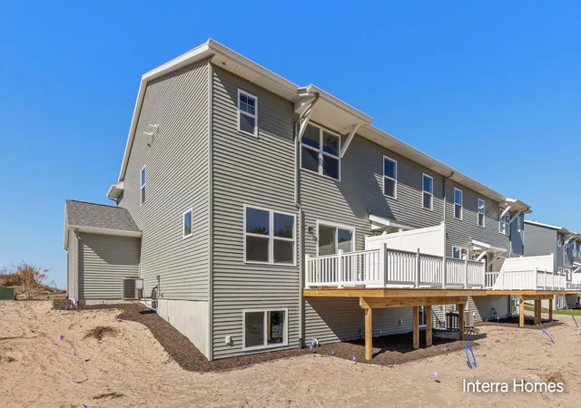 Listing Photo 5 - Condo for sale in building located at 6138 Burgess Dr, Spring Lake, MI 49456 - Unit #5