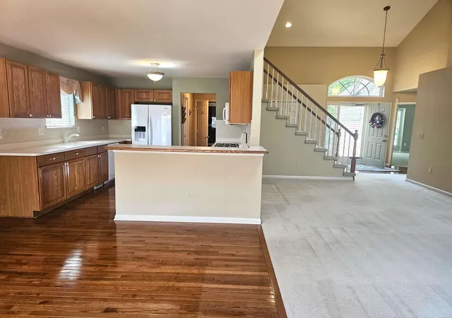 Listing Photo 5 - Condo for sale in building located at 44134 Kendyl Dr, Sterling Heights, MI 48314