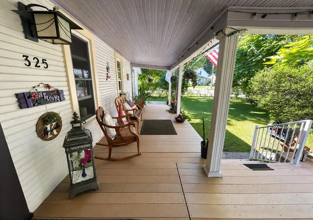 Photo 4 of Single family home for sale at 325 Spruce St, Traverse City, MI 49684 | MLS# 78080070929 | Listing updated on 2026-09-08