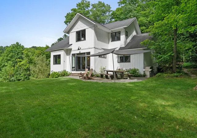 Photo 3 of Single family home for sale at 555 Graystone Rd, Traverse City, MI 49686 | MLS# 78080070971 | Listing updated on 2026-09-13