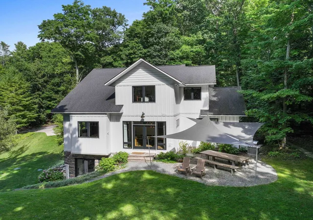 Photo 3 of Single family home for sale at 555 Graystone Rd, Traverse City, MI 49686 | MLS# 78080070971 | Listing updated on 2026-09-13