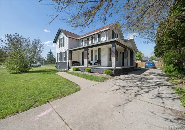 Photo 2 of Single family home for sale at 37031 Colgate, Sterling Heights, MI 48310 | MLS# 20261053474 | Listing updated on 2026-10-04