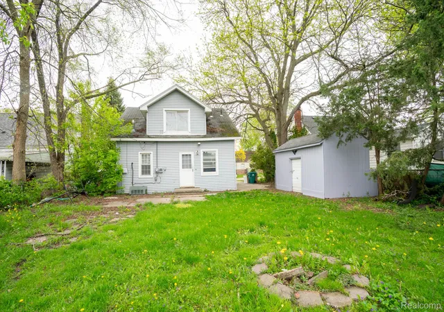 Photo 4 of Single family home for sale at 15315 Semrau Ave, Eastpointe, MI 48021 | MLS# 20261053665 | Listing updated on 2026-10-09