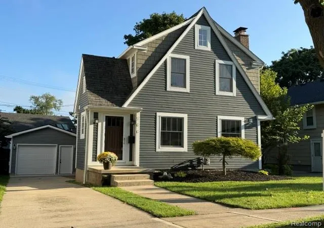 Photo 1 of Single family home for sale at 200 W Hoover Ave, Ann Arbor, MI 48103 | MLS# 20261053852 | Listing updated on 2026-09-15