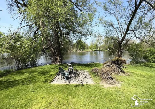 Photo 3 of Multi family home for sale at 3042 S Custer Rd, Monroe, MI 48161 | MLS# 57050214766 | Listing updated on 2026-09-09