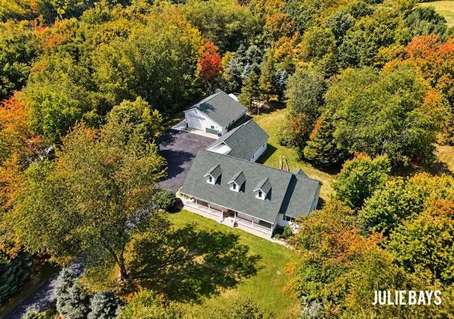 Photo 3 of Single family home for sale at 6202 Black Crk Dr, Middleville, MI 49333 | MLS# 65026035876 | Listing updated on 2026-10-21