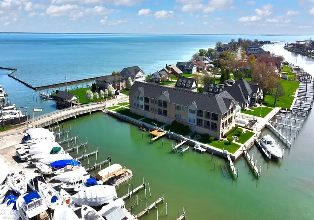 Photo 3 of Condo for sale at 32172 N River Rd, Harrison Township, MI 48045 | MLS# 58050214951 | Listing updated on 2026-09-07