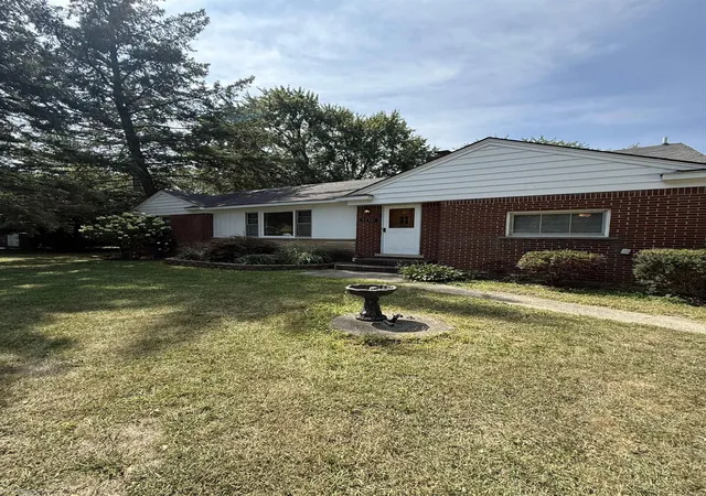 Photo 2 of Single family home for sale at 42501 Utica Rd, Sterling Heights, MI 48314 | MLS# 58050214987 | Listing updated on 2026-09-02