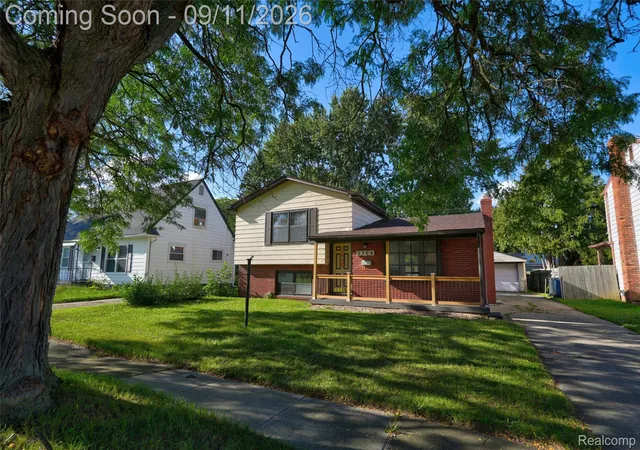 Photo 2 of Single family home for sale at 3709 Evergreen Pkwy, Flint, MI 48503 | MLS# 20261054861 | Listing updated on 2026-09-12