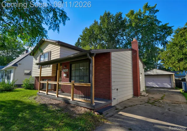 Photo 3 of Single family home for sale at 3709 Evergreen Pkwy, Flint, MI 48503 | MLS# 20261054861 | Listing updated on 2026-09-12