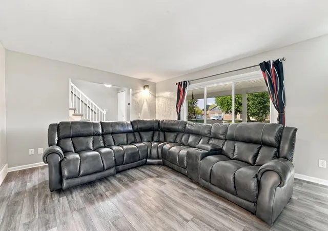 Photo 4 of Single family home for sale at 14638 Westmore St, Livonia, MI 48154 | MLS# 81026036575 | Listing updated on 2026-09-21