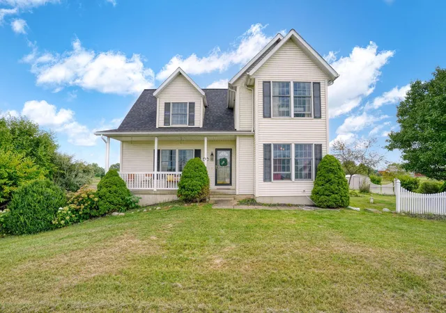 Single family home for sale at 11329 Rosemary Ln, Munith, MI 49259 | MLS# 55026036680