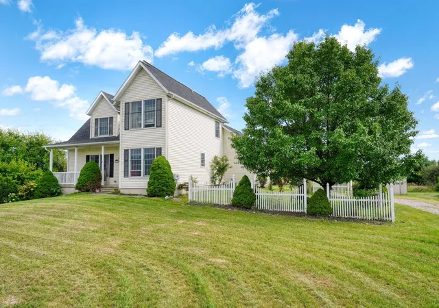 Photo 4 of Single family home for sale at 11329 Rosemary Ln, Munith, MI 49259 | MLS# 55026036680 | Listing updated on 2026-10-08
