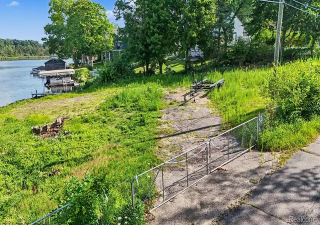 Photo 3 of Land for sale at 4190 Meyers Rd, Waterford, MI 48329 | MLS# 20261055256 | Listing updated on 2026-09-11