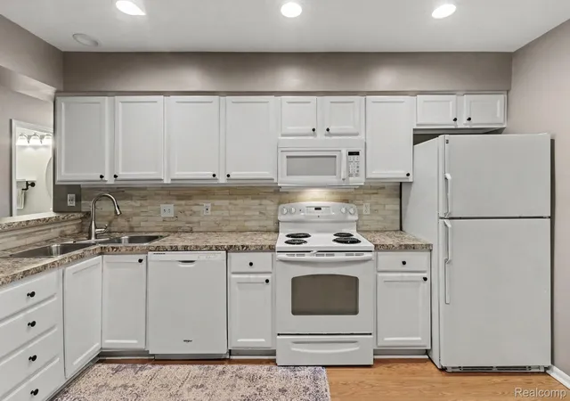 Photo 4 of Condo for sale at 649 Perry Crk Dr, Grand Blanc, MI 48439 | MLS# 20261055438 | Listing updated on 2026-10-19