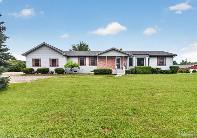 Photo 1 of Single family home for sale at 8175 Farley Rd, Pinckney, MI 48169 | MLS# 20261055443 | Listing updated on 2026-09-02