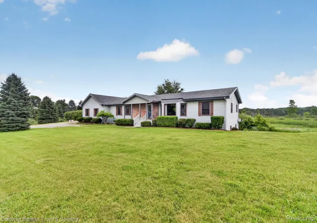 Photo 2 of Single family home for sale at 8175 Farley Rd, Pinckney, MI 48169 | MLS# 20261055443 | Listing updated on 2026-09-02