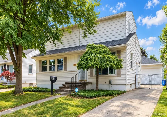 Photo 1 of Single family home for sale at 4518 Woodland Ave, Royal Oak, MI 48073 | MLS# 20261056390 | Listing updated on 2026-10-19