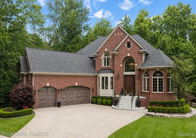 Photo 1 of Sale Pending at 55630 Buckthorn Dr, Shelby Township, MI 48316 | MLS# 20261056400 | Listing updated on 2026-10-18