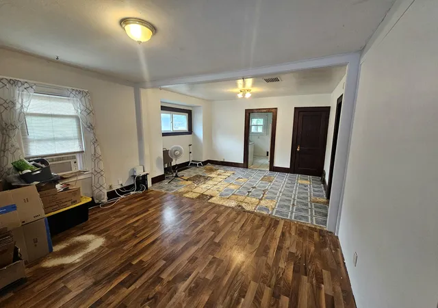 Photo 3 of Single family home for sale at 1349 Hickory St, Niles, MI 49120 | MLS# 69026037460 | Listing updated on 2026-09-10